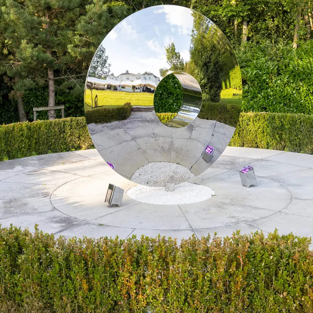 Garden features with lighting