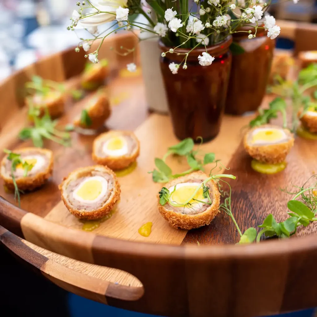 Quails egg canopes