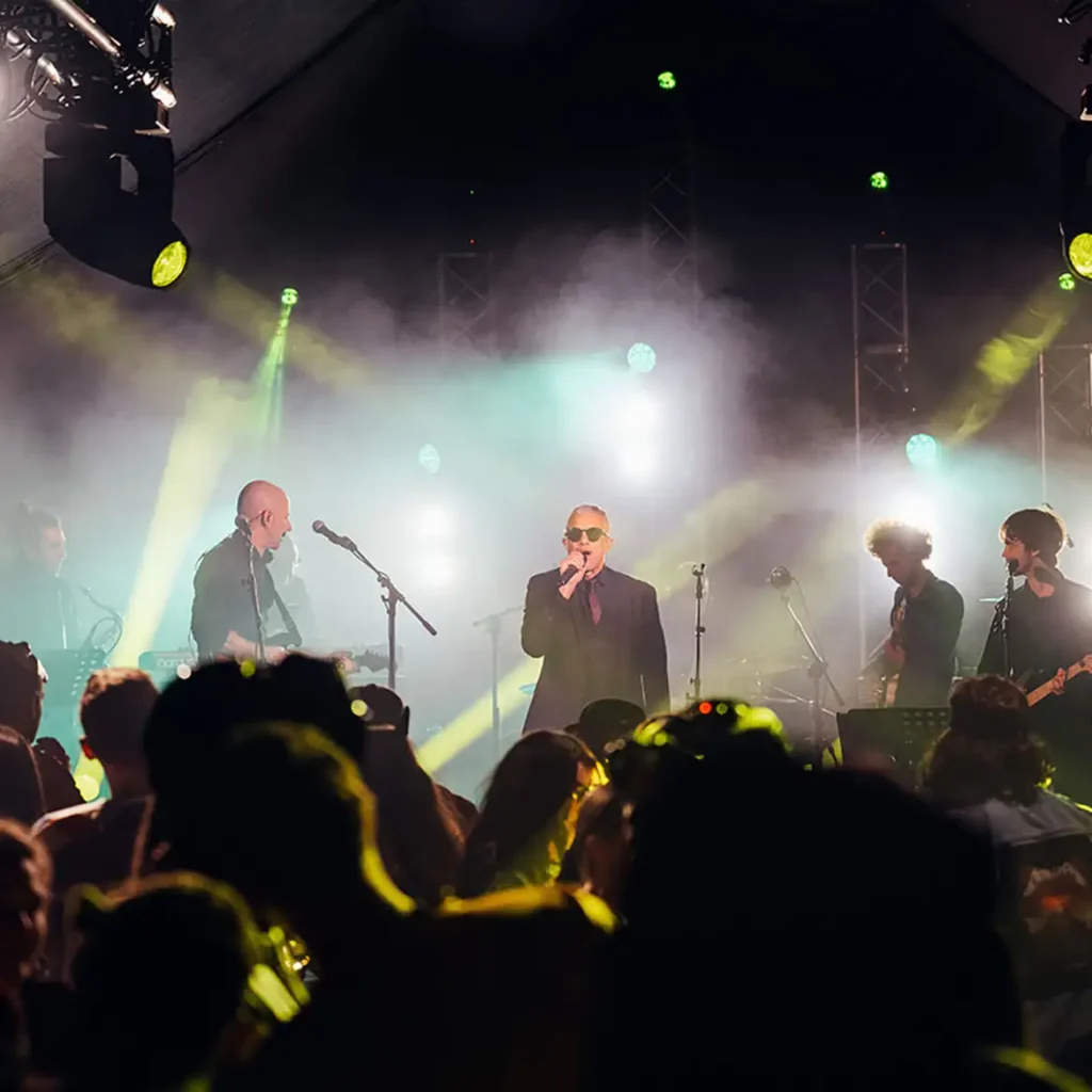 10-piece headline act