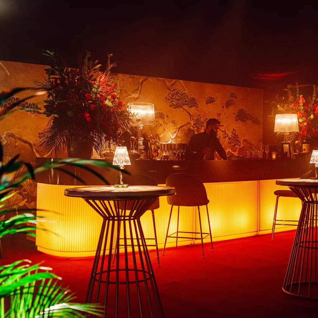 Art deco bar