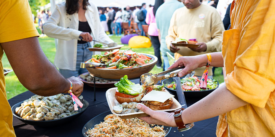 Corporate summer party planning guide for 200+ guests 7 Corporate summer party